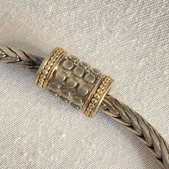 Matinee Length Necklace Gold Tone Herringbone Links Magnetic Barrel Clasp - Picture 4 of 7